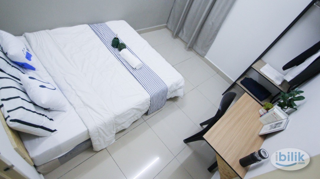 Middle Room with fan at Pacific Place, Ara Damansara. - Image 1