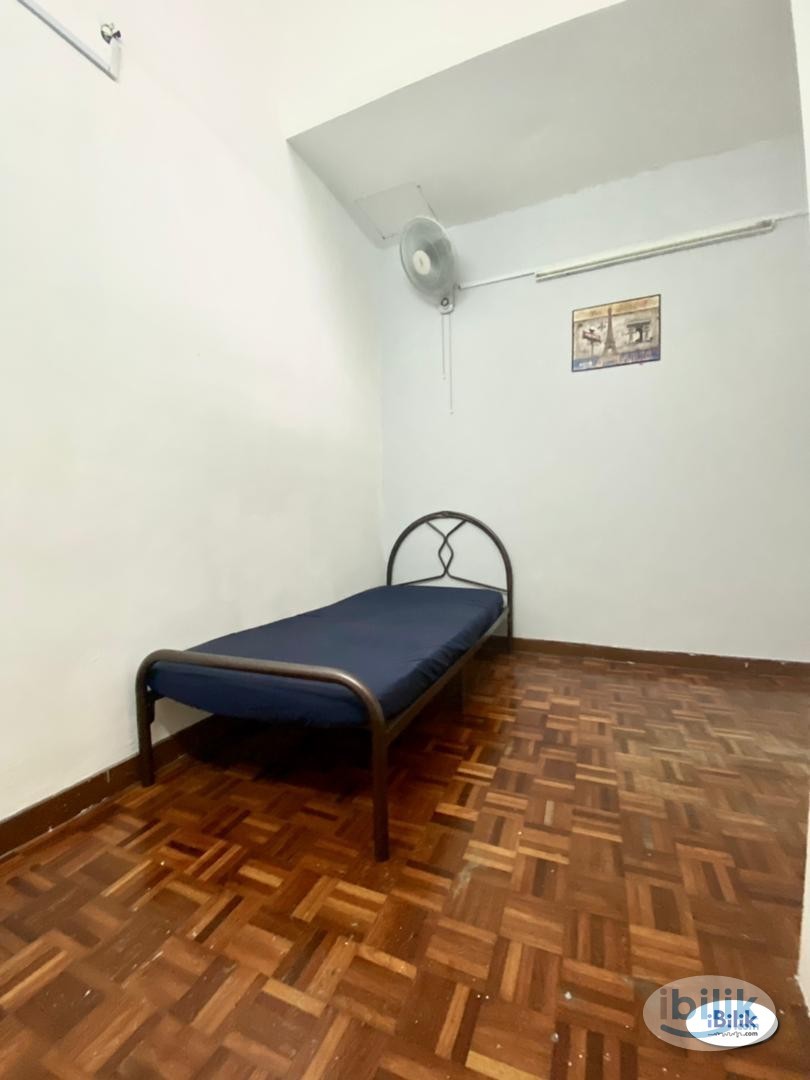 Single Room at Petaling Jaya - Image 1