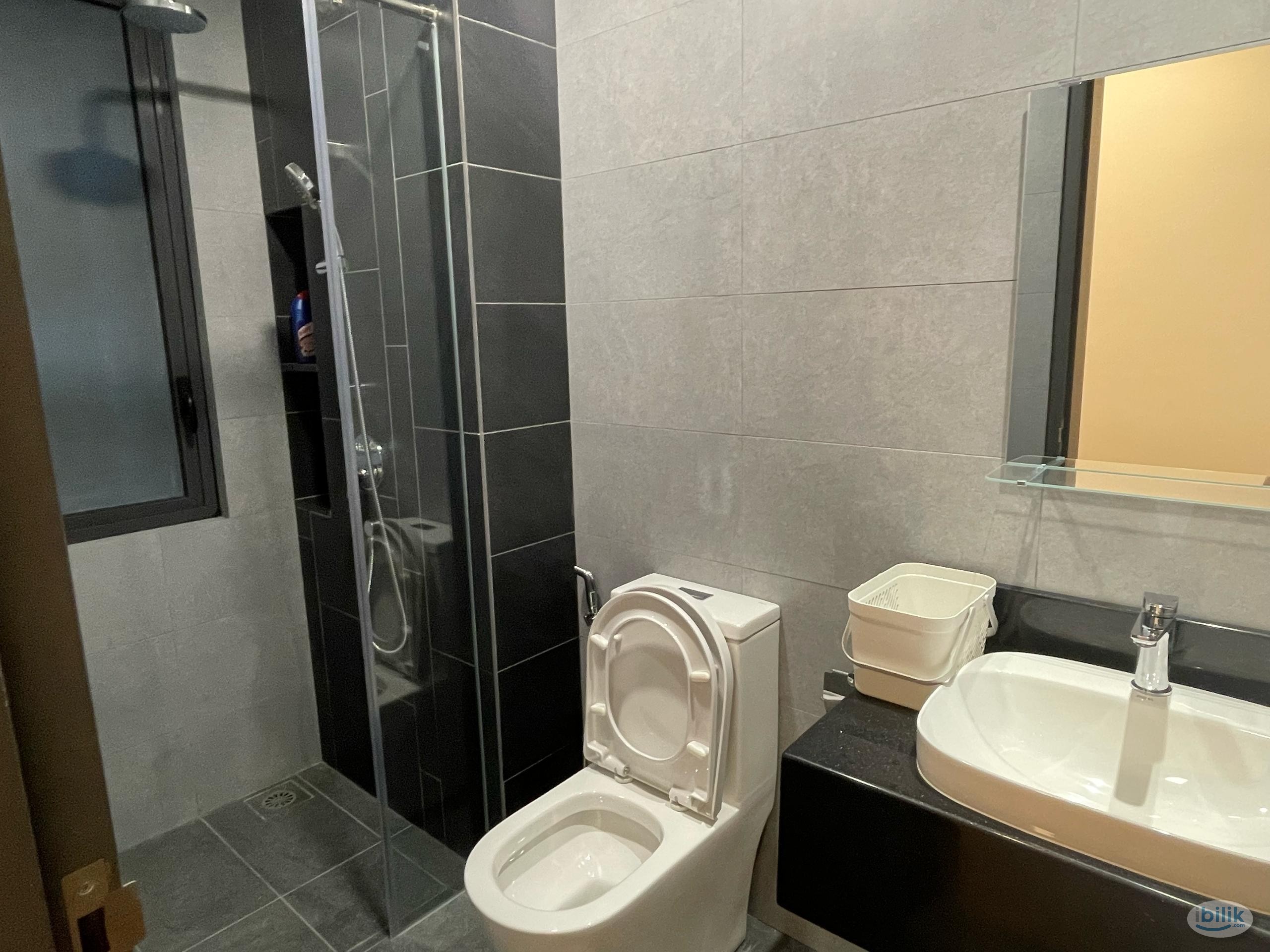 Middle Room at M Vertica KL City Residences, Cheras - Image 4