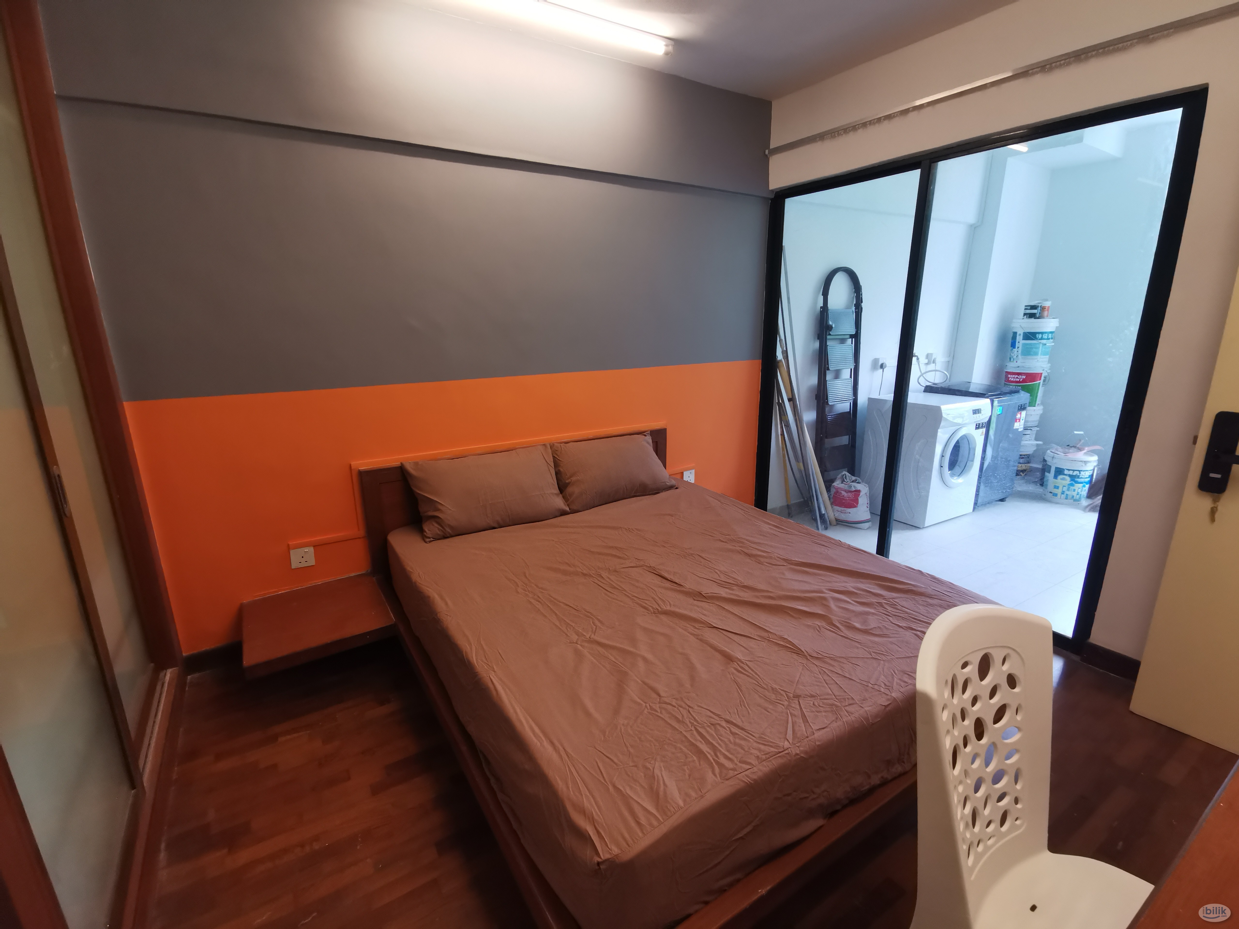 Middle Room at 10 Semantan Suites Block B - Image 1