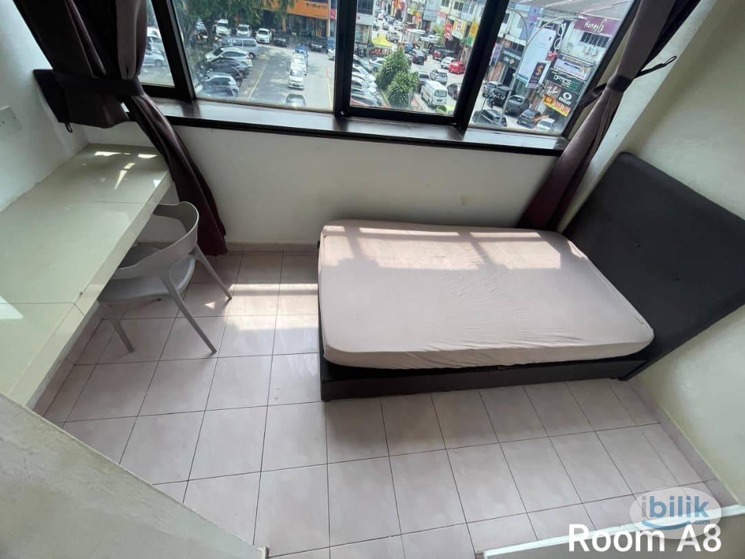 Private Bathroom Master Room at Melawati, Ampang - Image 2