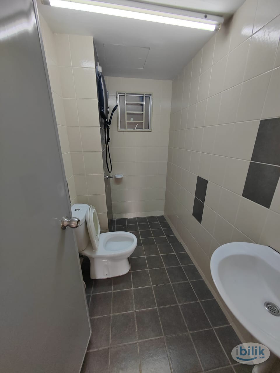 Female Master Room at Seri Baiduri Apartment , Setia Alam - Image 2