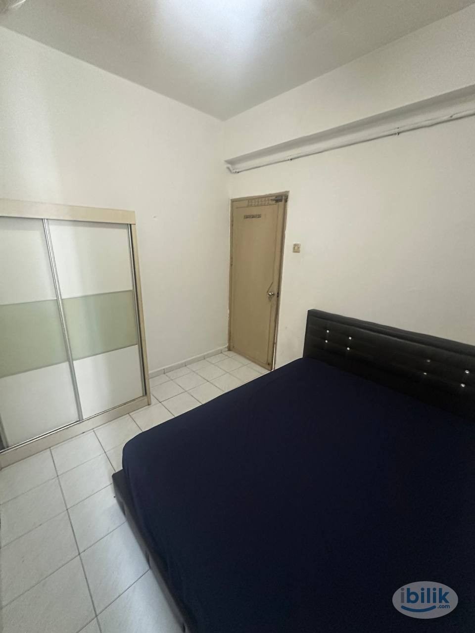 Middle Room at N-Park, Batu Uban - Image 2