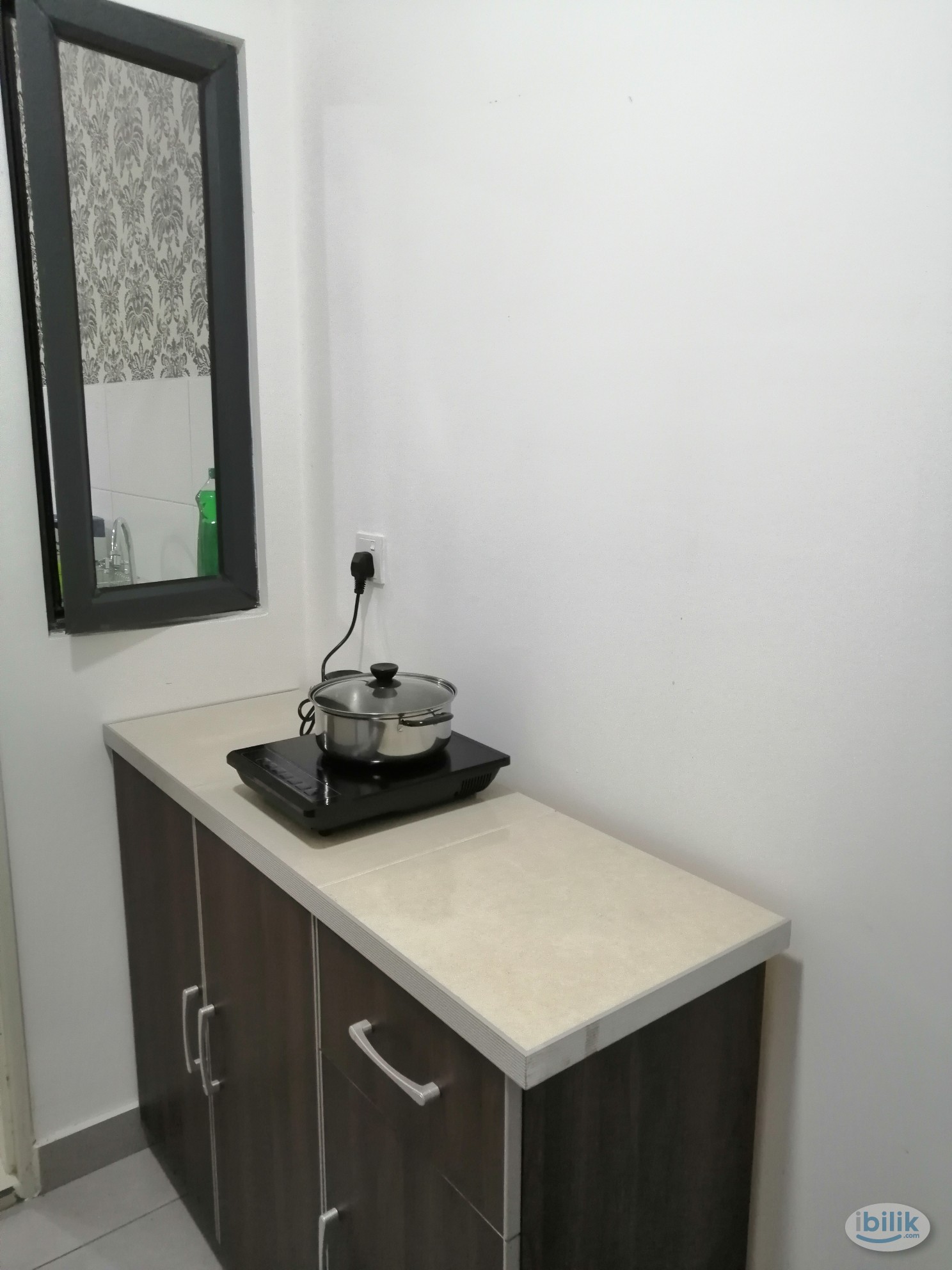 Middle Room with Balcony at Casa Green, Bukit Jalil - Image 2