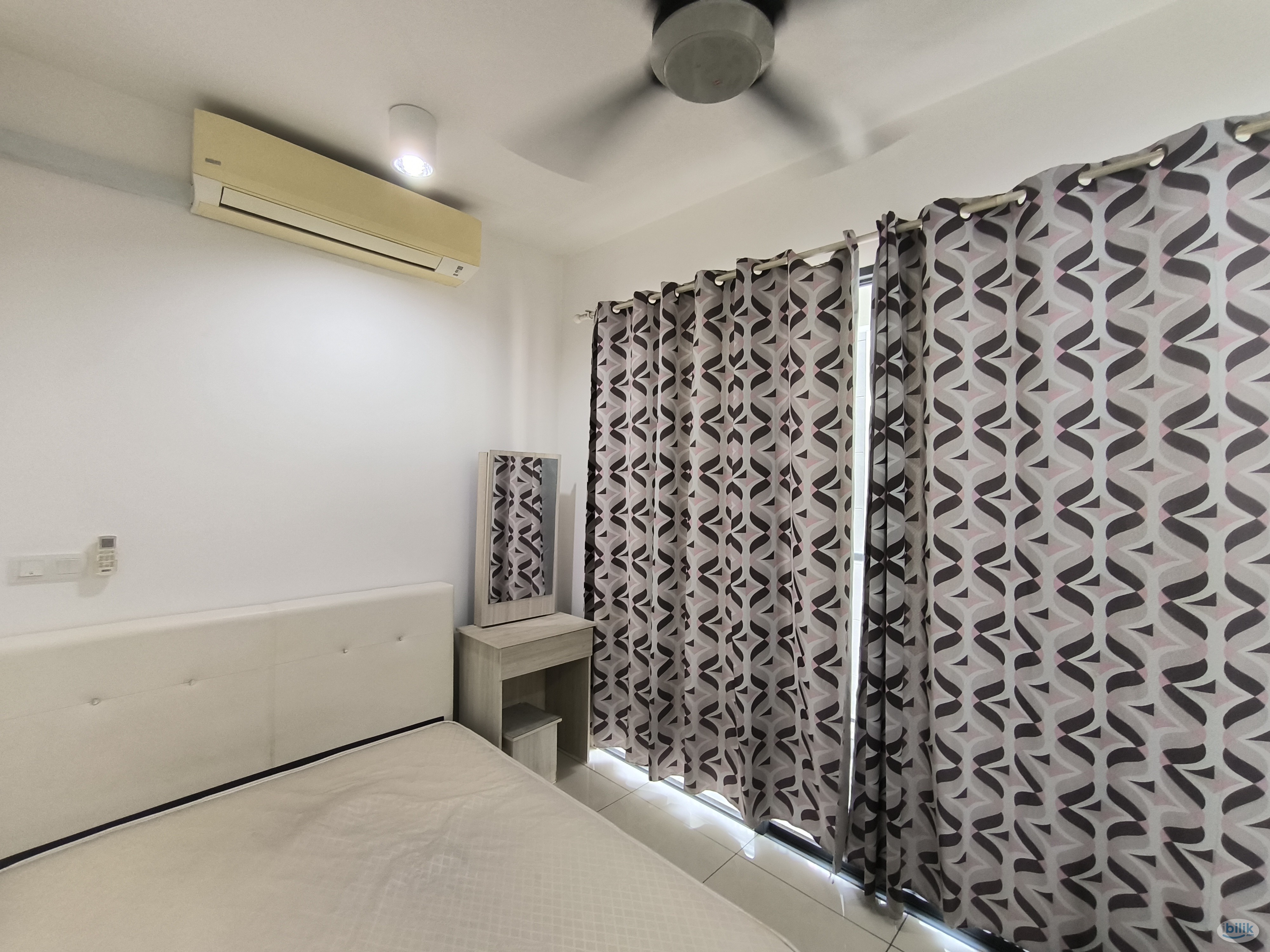 Middle Room with Balcony at Casa Green, Bukit Jalil - Image 5