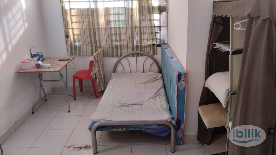 Move In Immediatly Avaiable Middle Room at Senai, Johor Bahru - Image 1