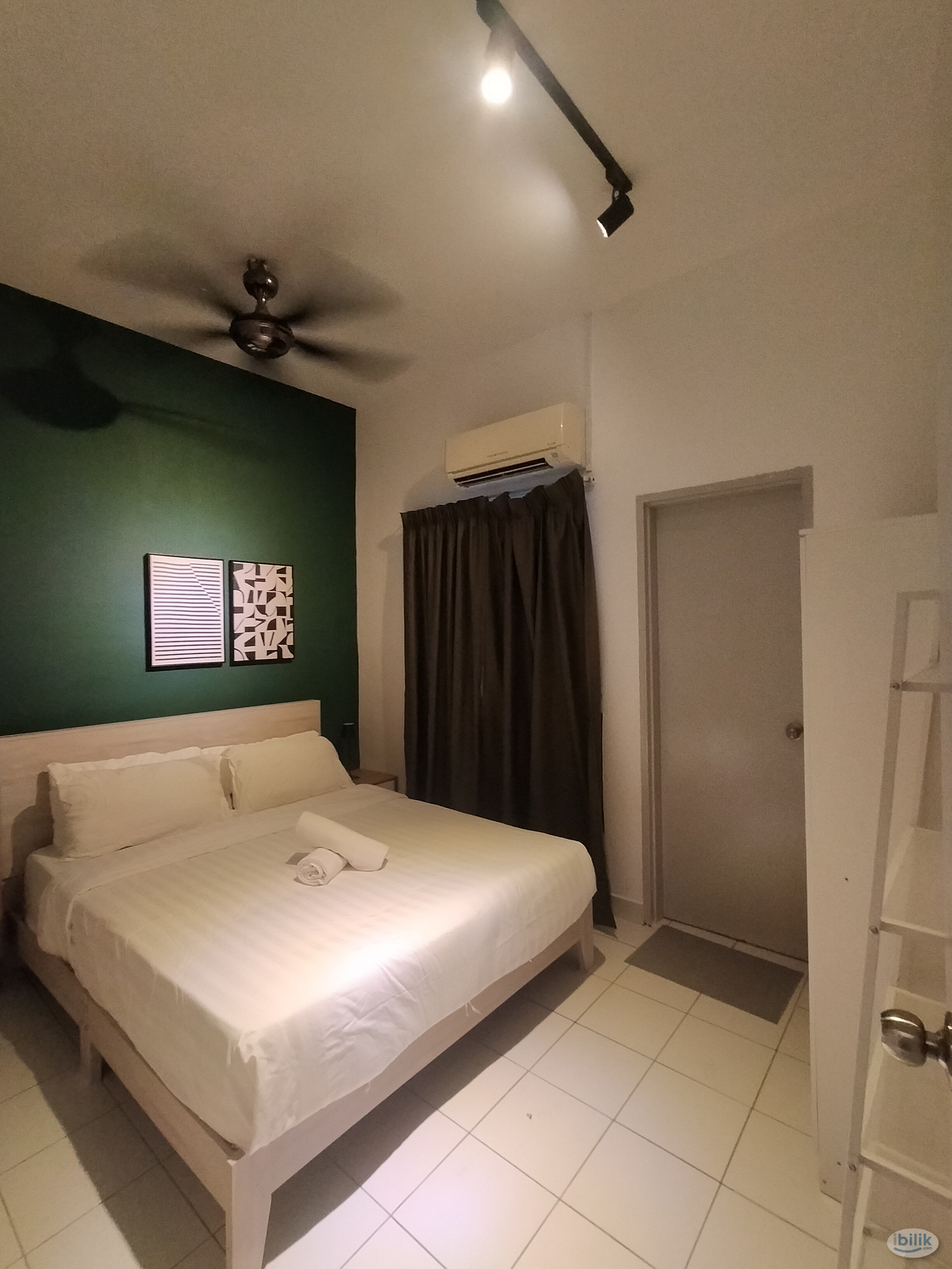 Female Medium Room with Bath Room @ Tasik Prima/Puchong Perdana/Puchong Utama - Image 1