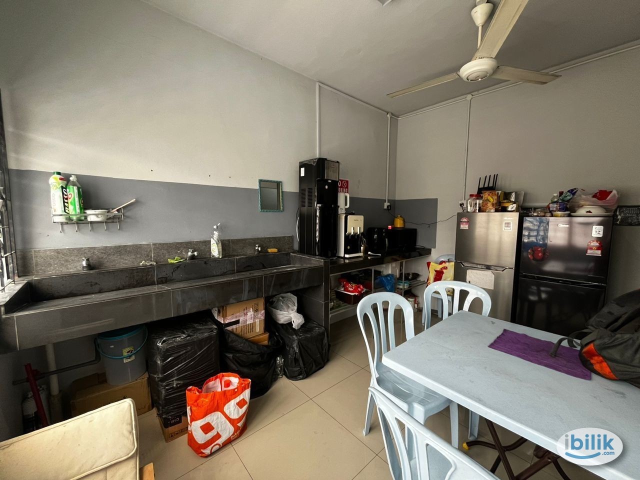 Single Room at Connaught - Image 3