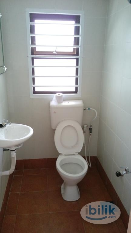 Single Private Room Fully Furnished at MRT Serdang Raya, Seri Kembangan - Image 2