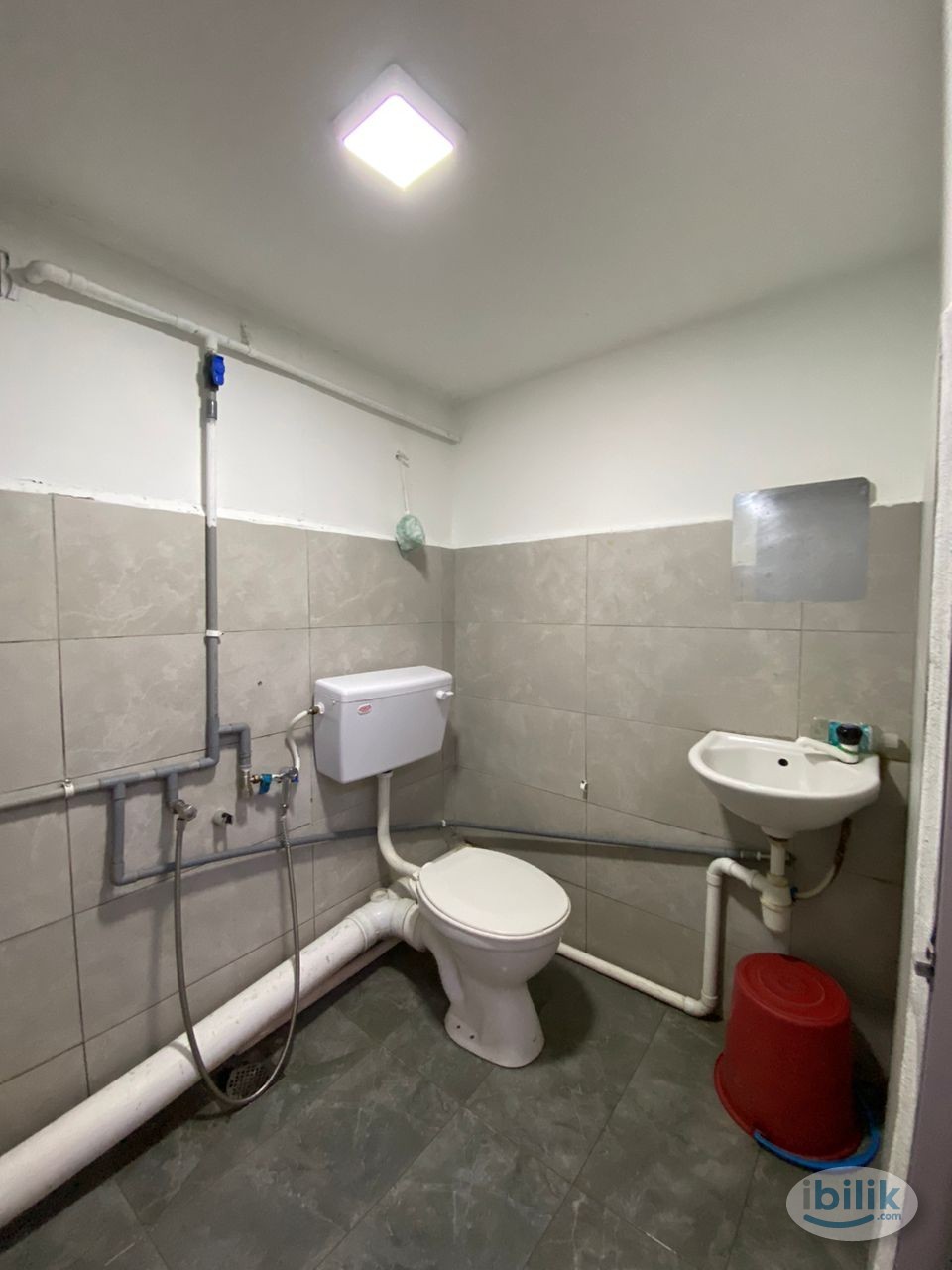 FEMALE UNIT 🎊 | PRICE CAN NEGOTIATE ❗😱 |  LRT IOI PUCHONG 🚄 - Image 2
