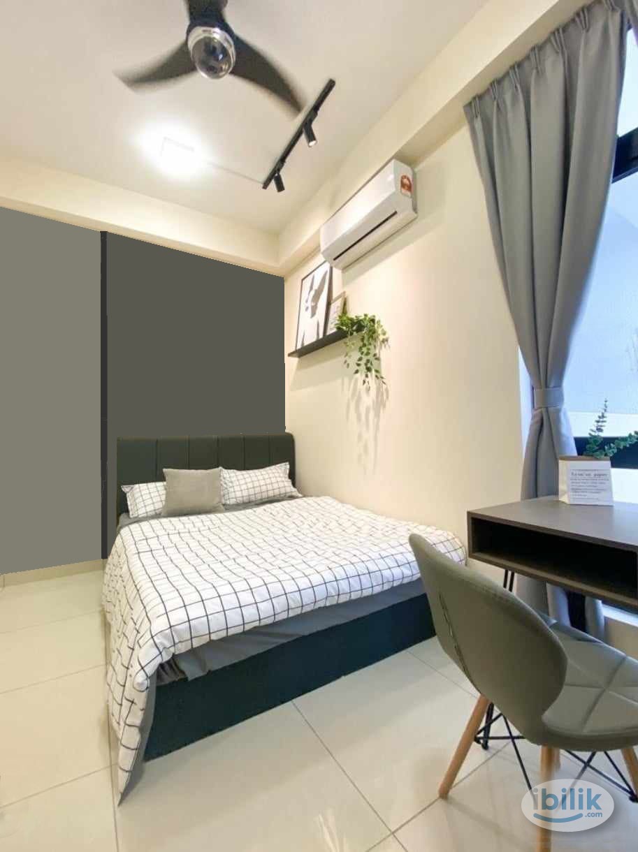 Female Medium Room 5mins to MRT - Image 1