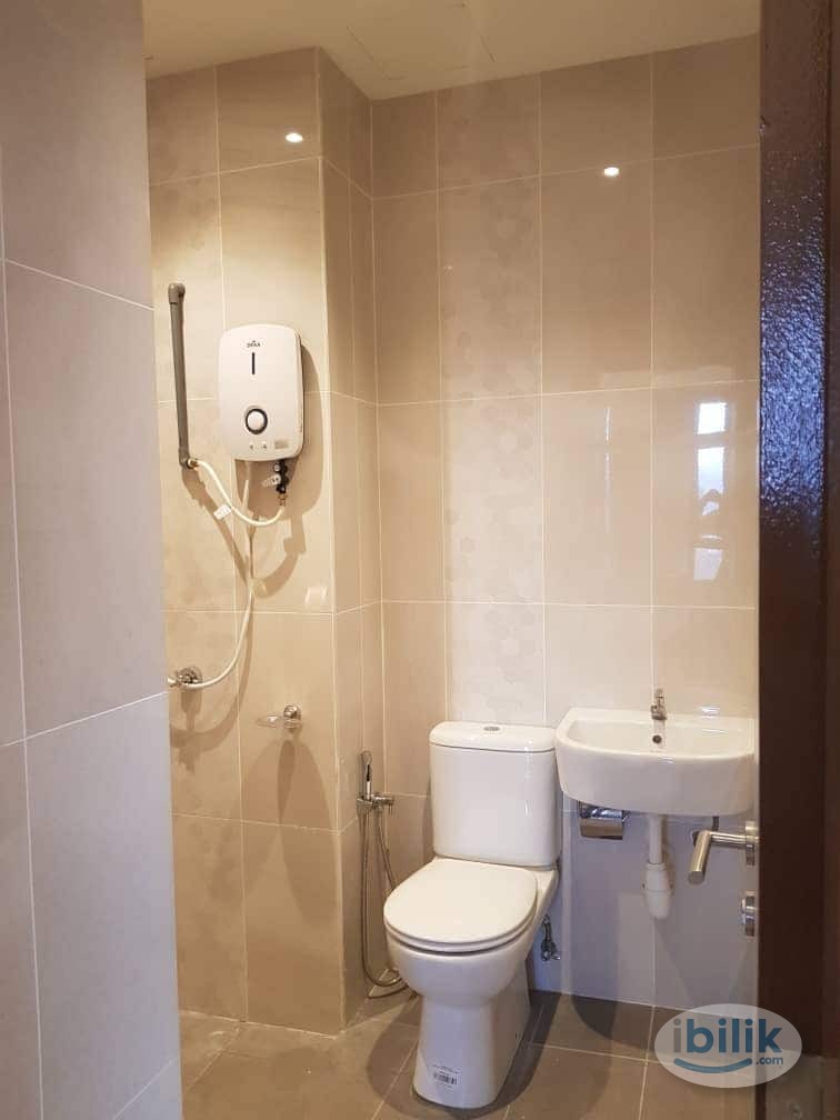 Female Medium Room 5mins to MRT - Image 3