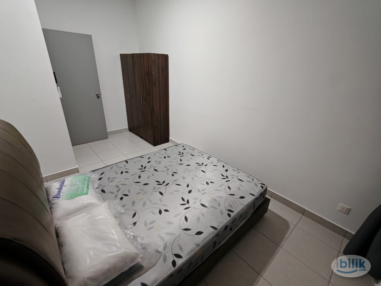 Mrt 5 min Middle Room at Netizen Residence, Bandar Tun Hussein Onn - Image 4