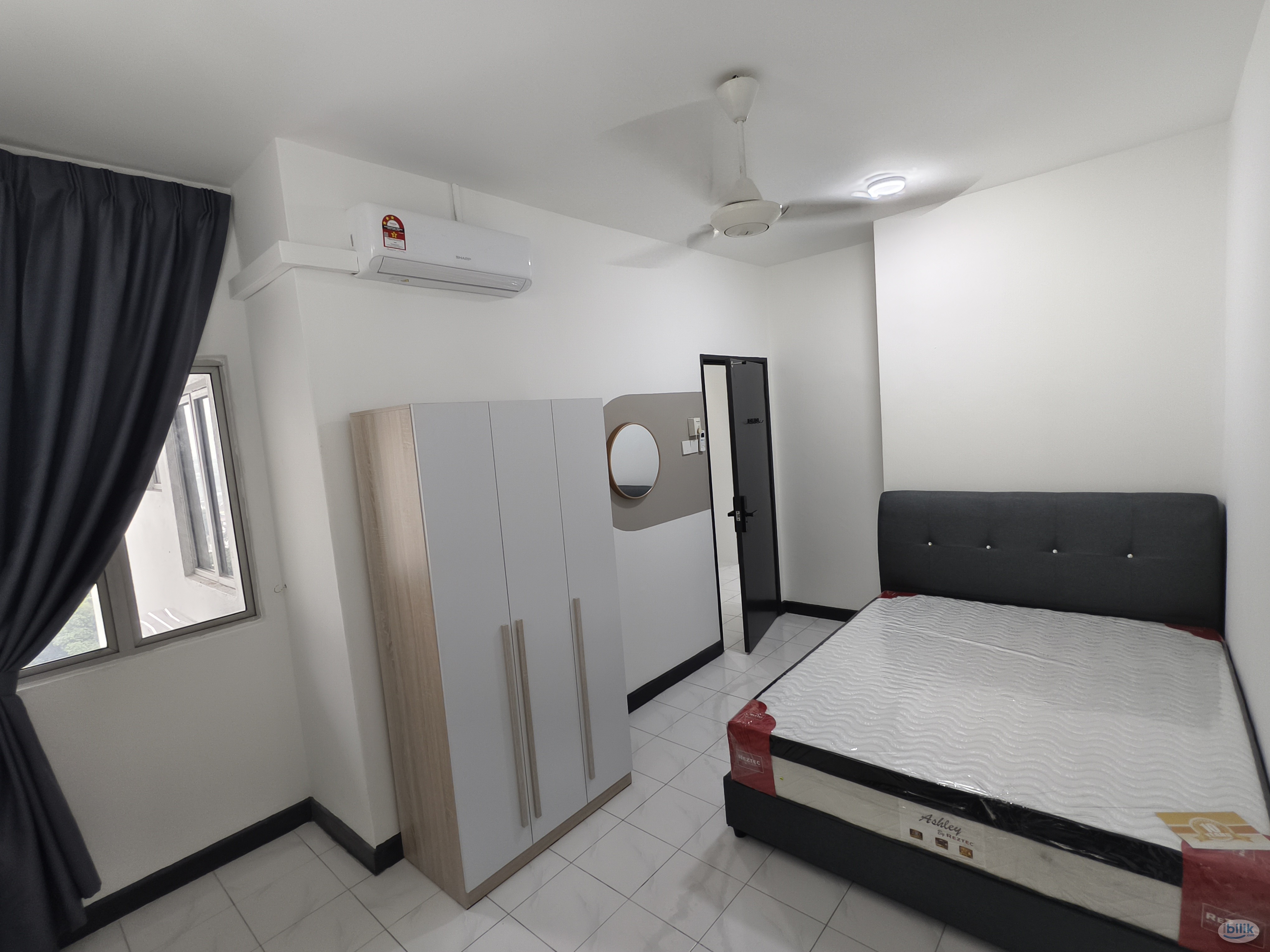 Middle Room at D'Aman Crimson, Ara Damansara - Image 2