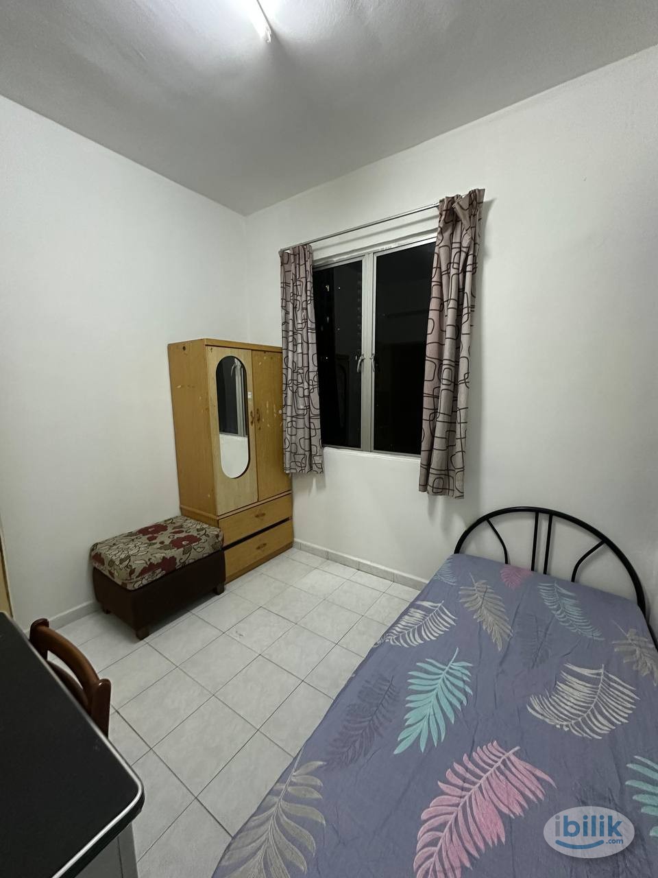 Middle Room at N-Park, Batu Uban - Image 2