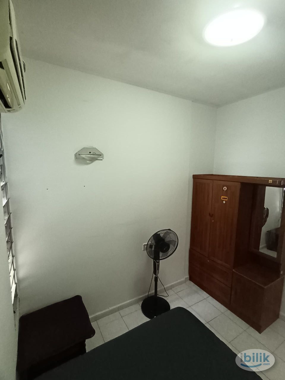 Middle Room at N-Park, Batu Uban - Image 2