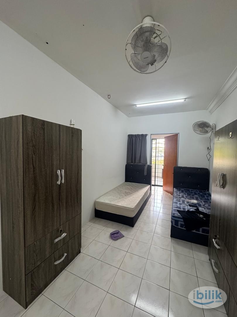 ✨ Spacious Master Room for Rent @ Kelana Jaya, Petaling Jaya ✨ - Image 1