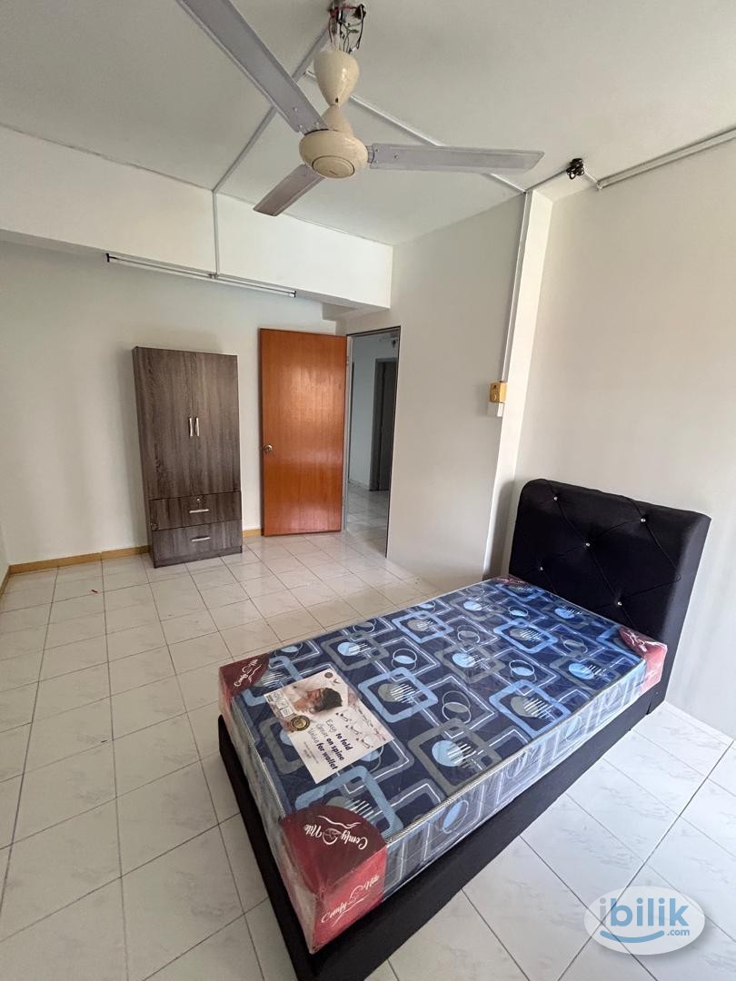 ✨ Spacious Medium Room for Rent @ Kelana Jaya, Petaling Jaya ✨ - Image 1