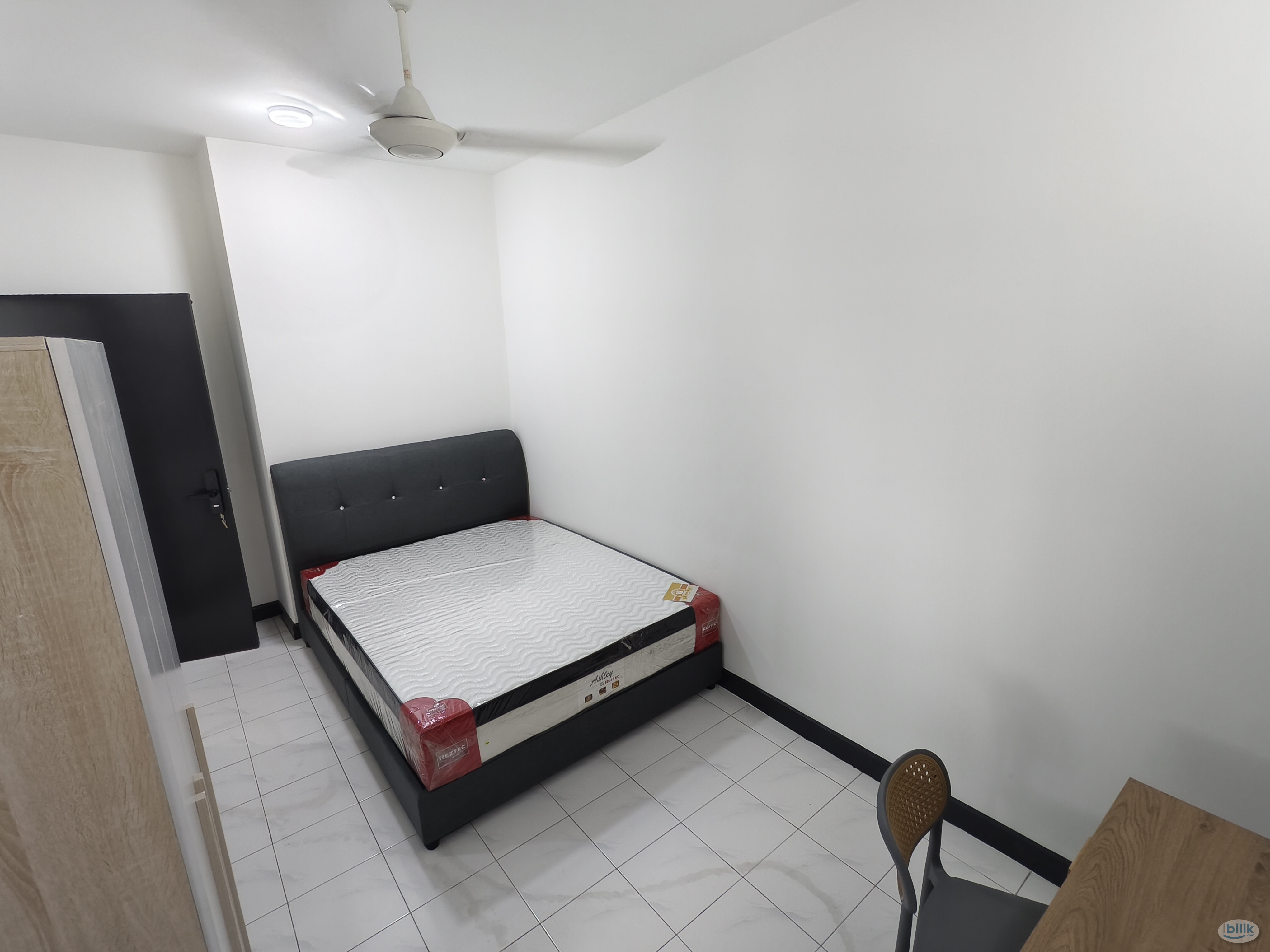 Middle Room at D'Aman Crimson, Ara Damansara - Image 2