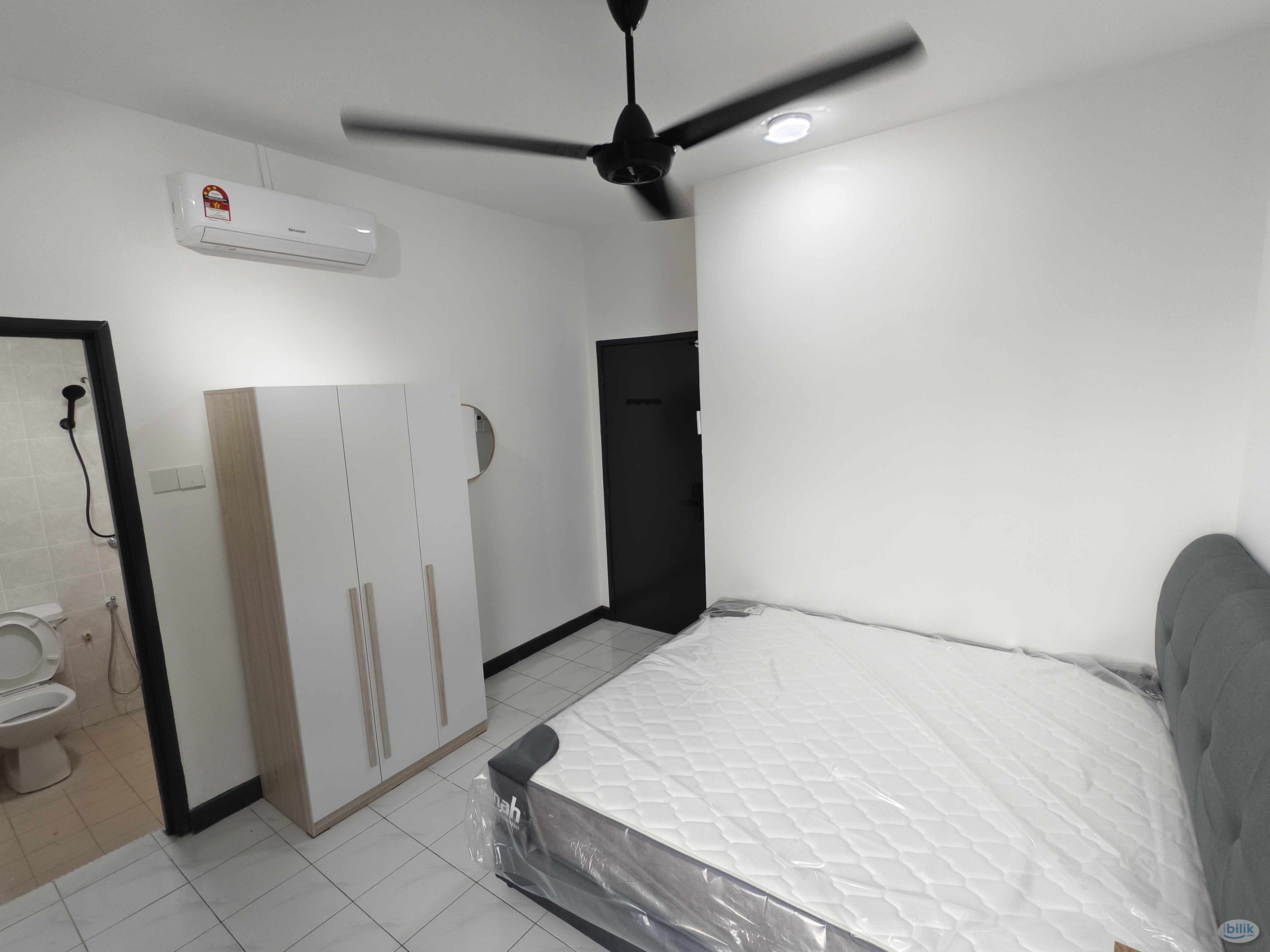 Master Room at D'Aman Crimson, Ara Damansara - Image 1