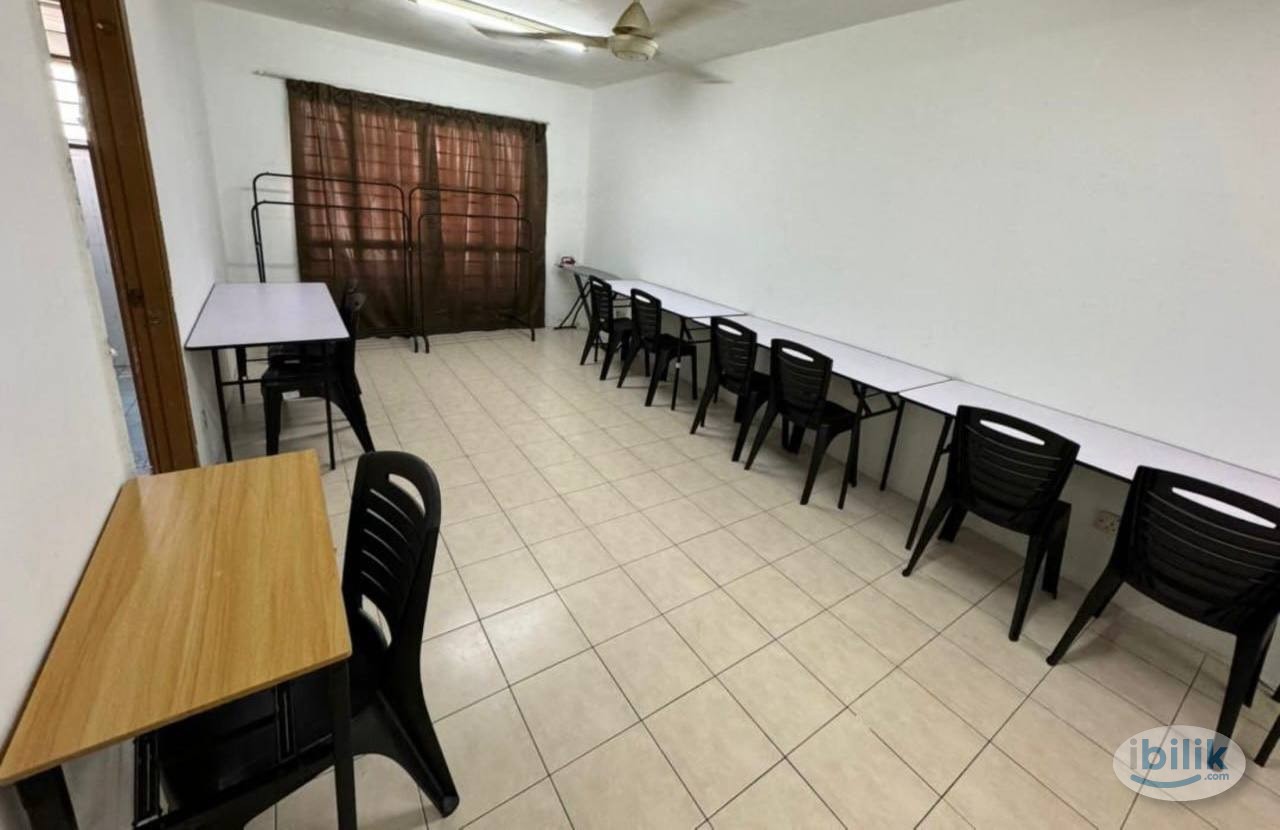 Middle Room at Seksyen 7, Shah Alam - Image 4