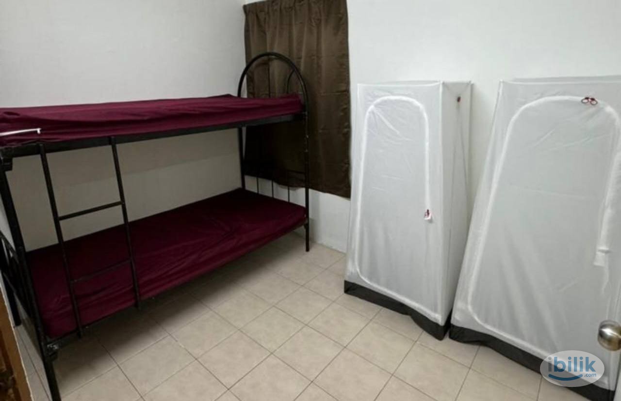 Middle Room at Seksyen 7, Shah Alam - Image 1