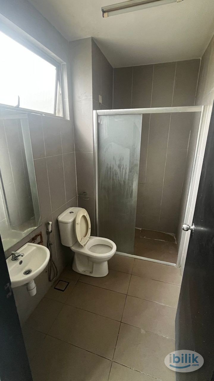 [ 10mins walk to Pavilion Bukit Jalil | Private toilet ] ❤️‍🔥 Super Comfort Gated Landed House Master Room at Bukit Jali - Image 3