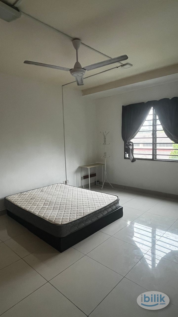 [ 10mins walk to Pavilion Bukit Jalil | Private toilet ] ❤️‍🔥 Super Comfort Gated Landed House Master Room at Bukit Jali - Image 1