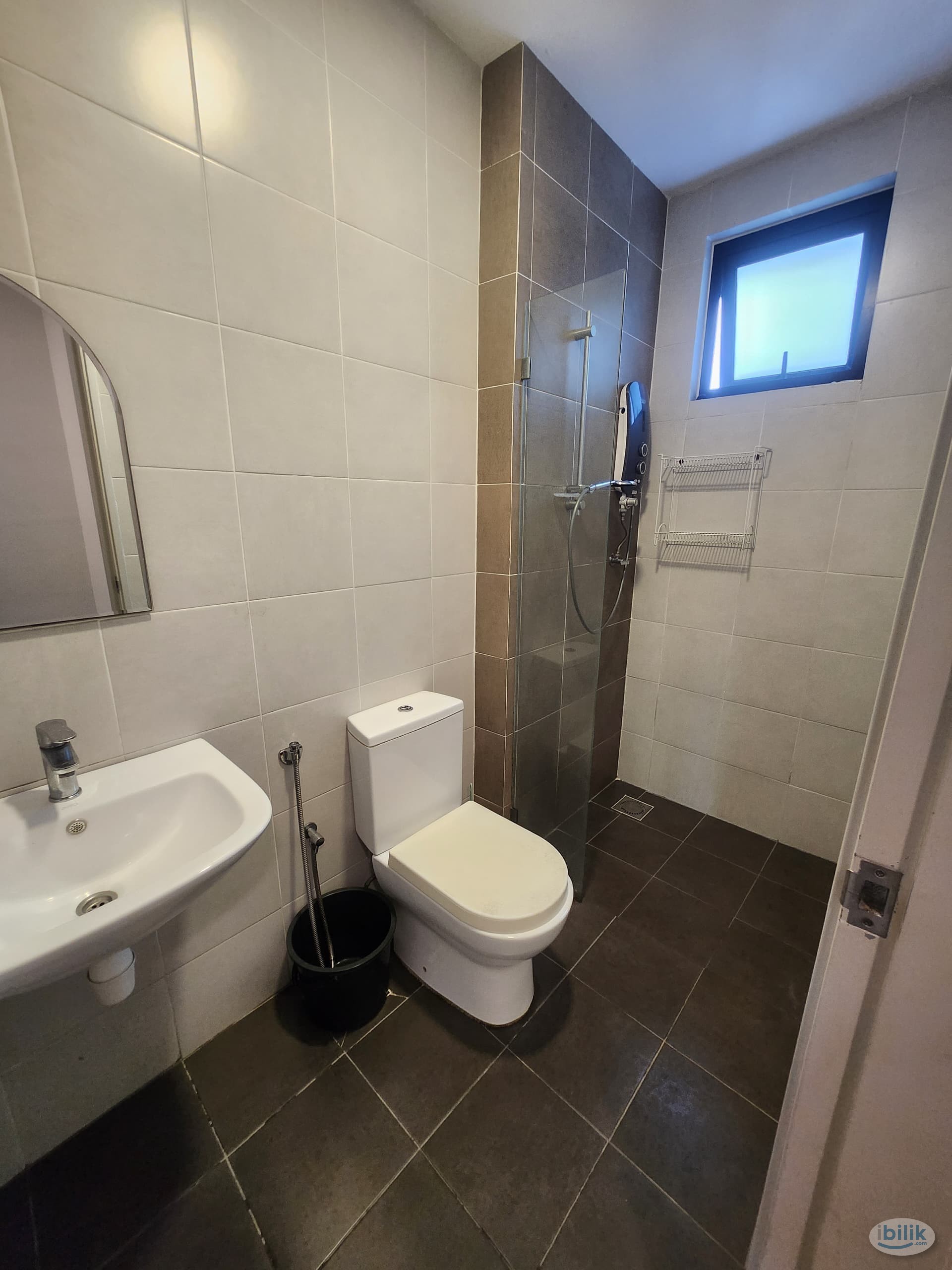[Top Floor] Middle Room at D'Sands Residence, Old Klang Road - Image 3