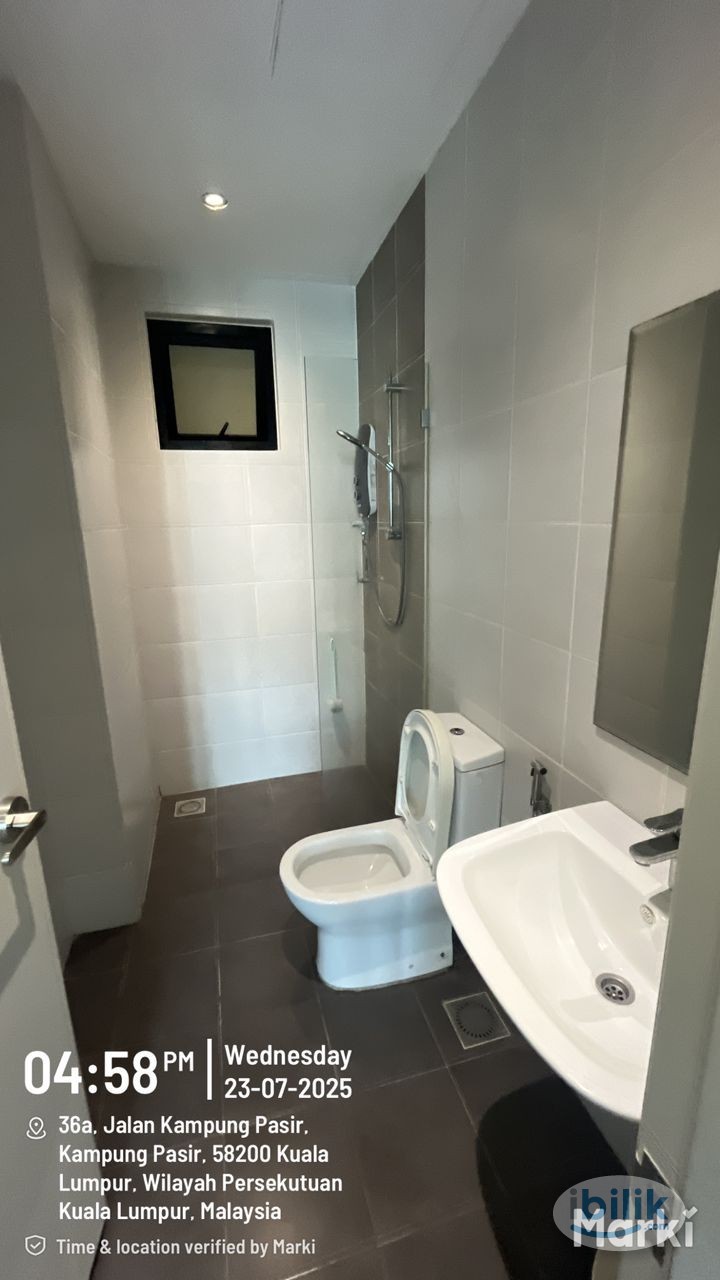 Next to KTM Petaling Middle Room at D'Sands Residence, Old Klang Road - Image 1