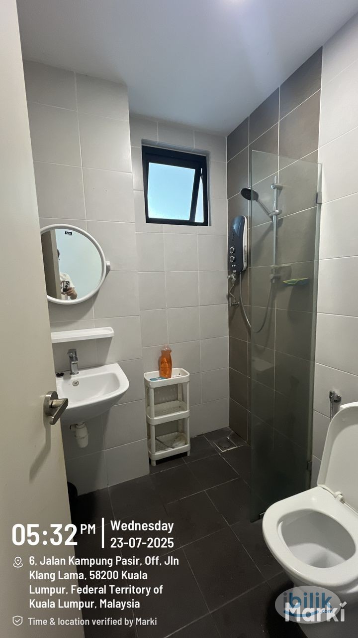 KTM Petaling Balcony Room at D'Sands Residence, Near Mid Valley - Image 3