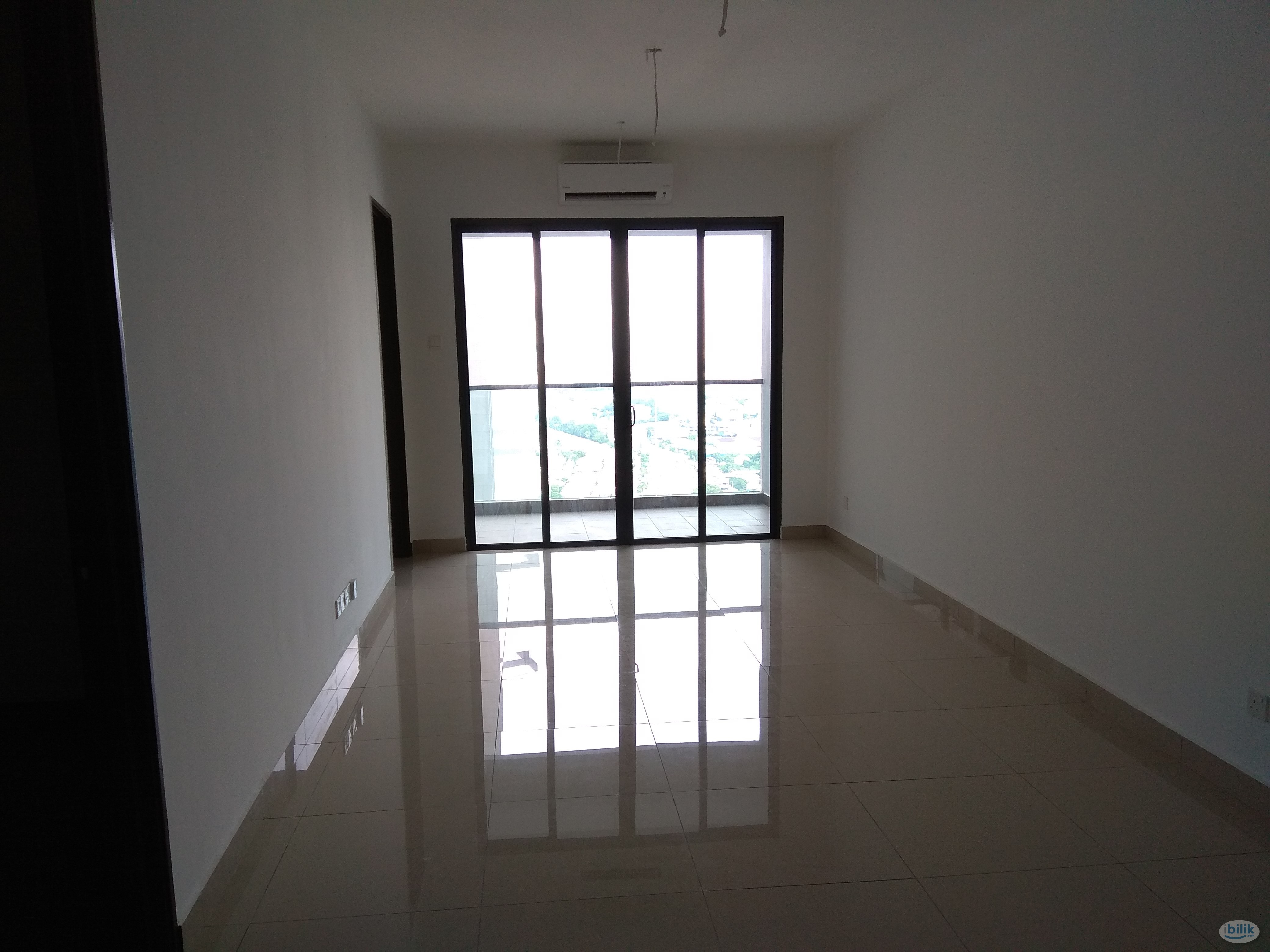 Master Bedroom with Car Park for Rent (Symphony Tower/Menara Simfoni) - Image 1