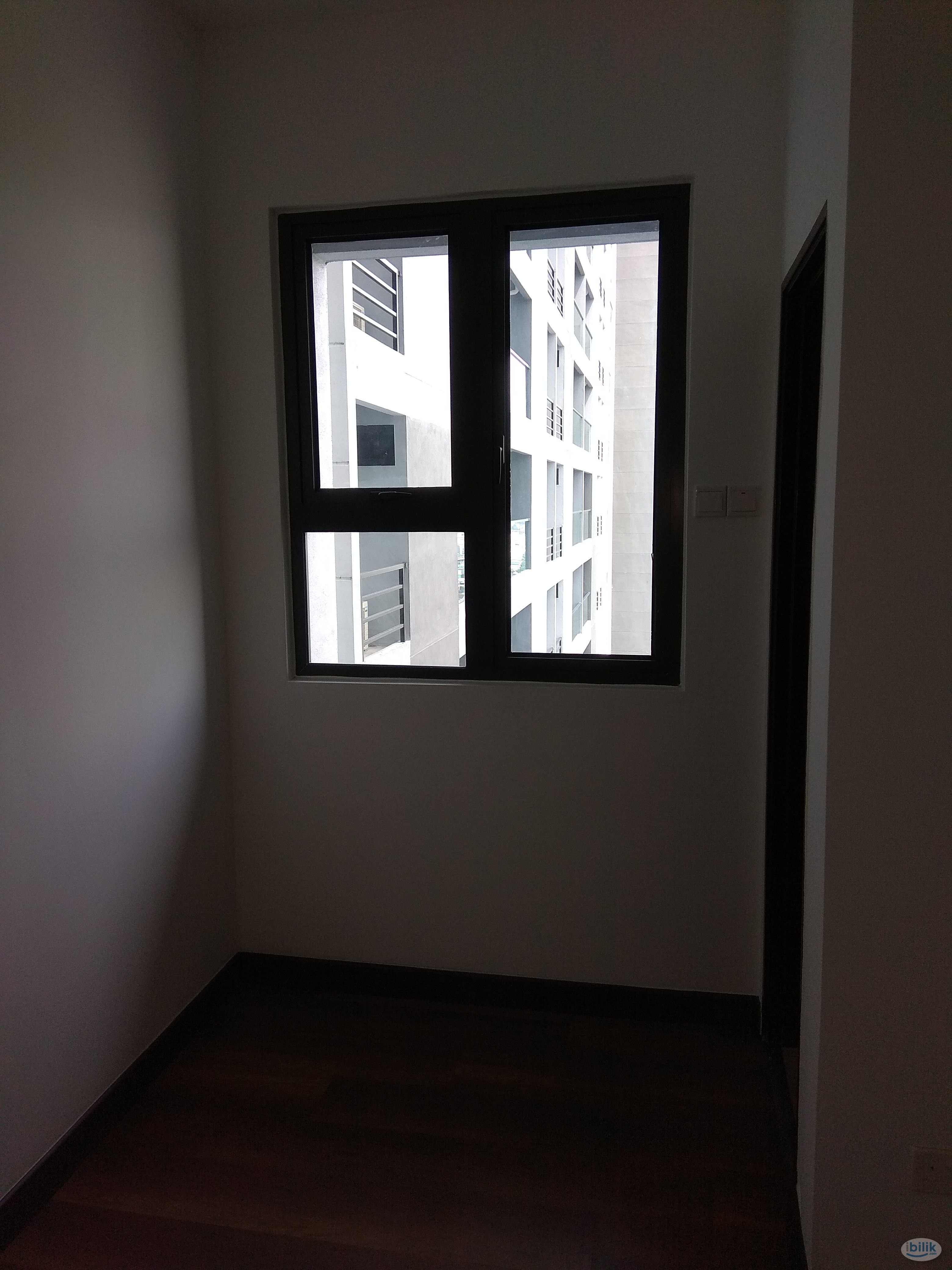 Master Bedroom with Car Park for Rent (Symphony Tower/Menara Simfoni) - Image 4
