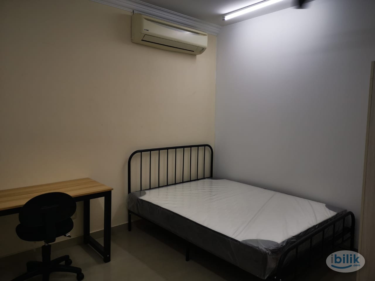 Middle Room at Putra Avenue, Putra Heights - Image 4