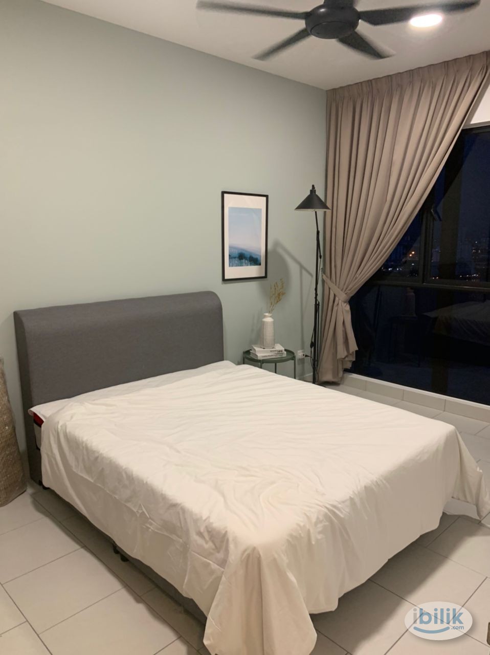 Balcony air cond Middle Room at Astetica Residences, Seri Kembangan, walking distance to KTM & the Mines Mall , 5 min to - Image 1