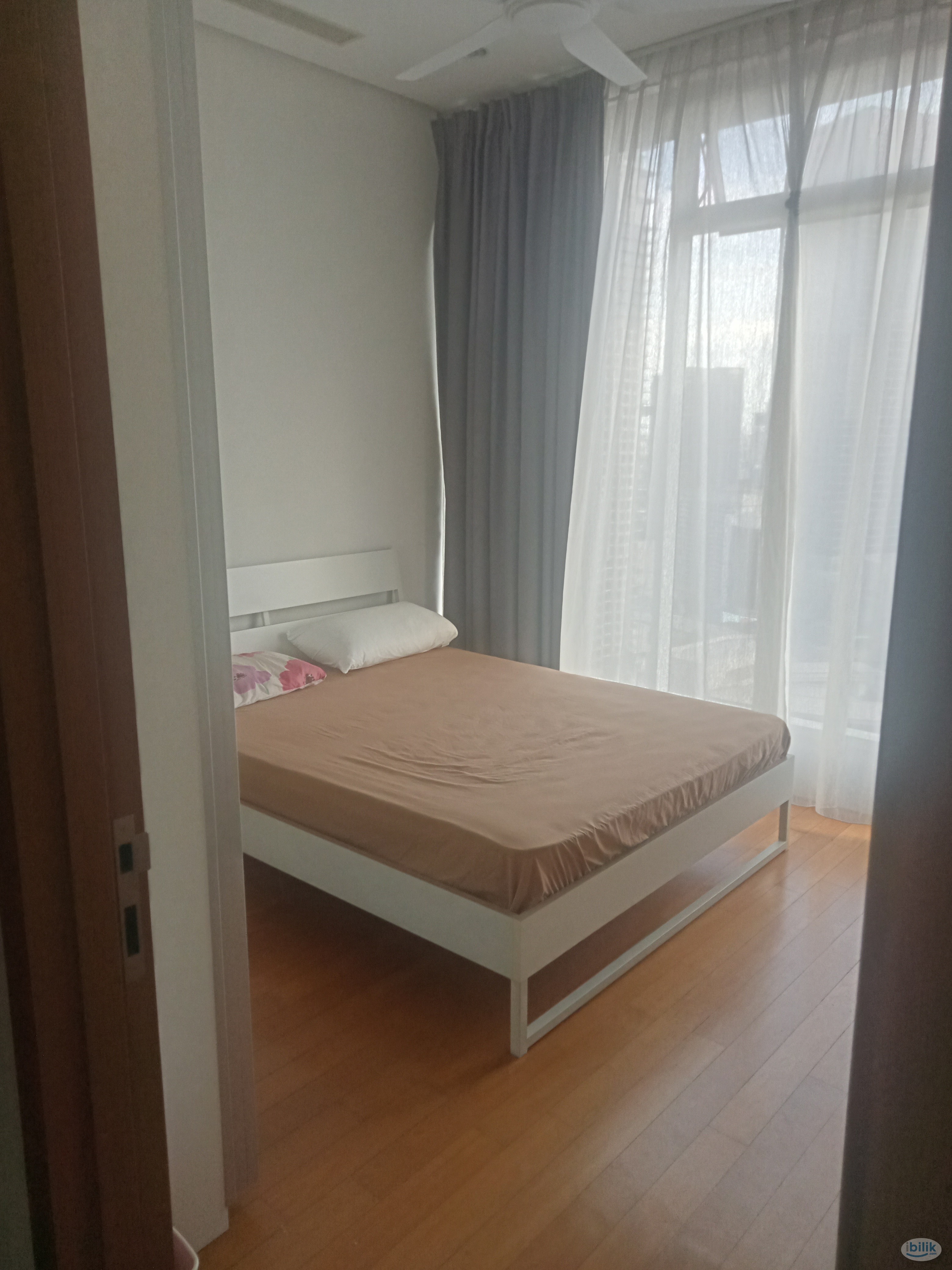 Middle Room at Vipod Suites, KLCC - Image 1