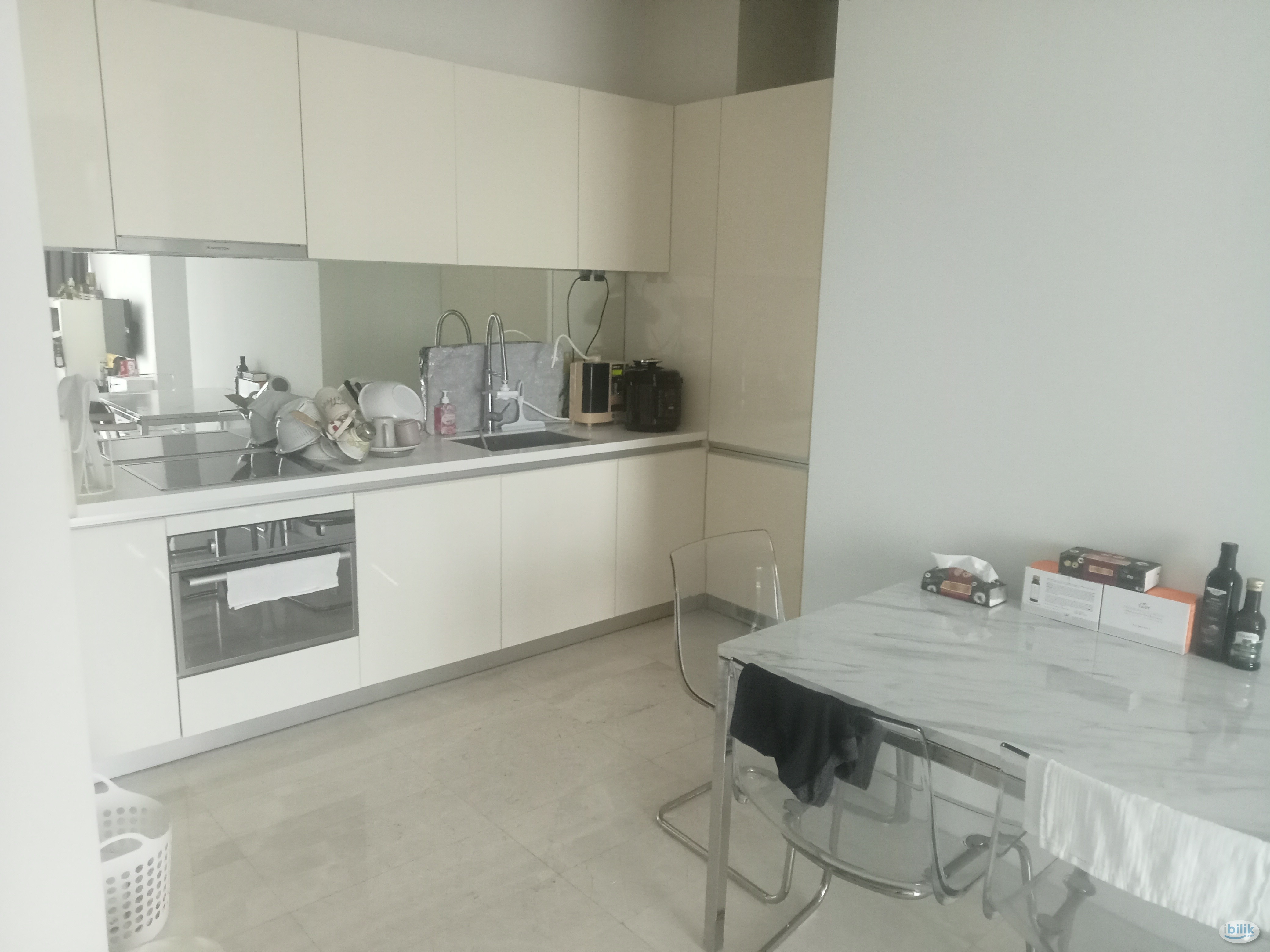 Middle Room at Vipod Suites, KLCC - Image 4