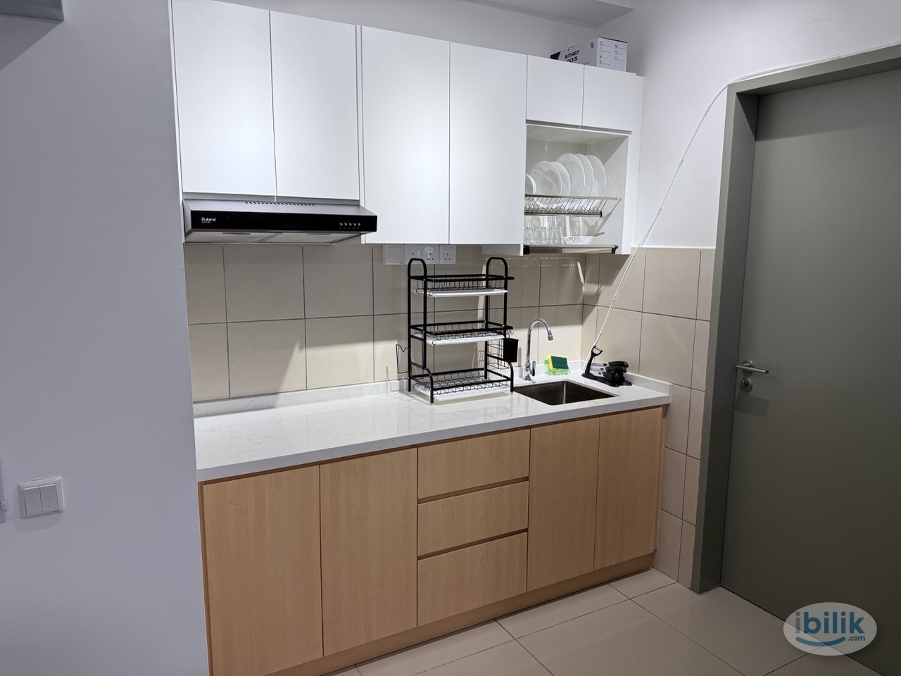 Middle Room at D'Vervain Residence, Damansara Perdana - Direct Owner - Image 3