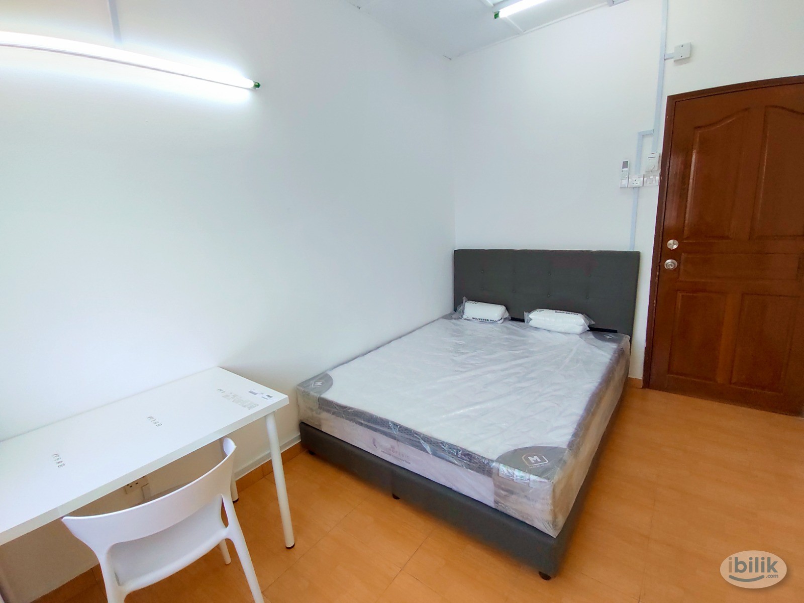 ❗ FULLY FURNSIHED ROOM WITH AC AT TAMAN CONNAUGHT LANDED HOUSE - Image 2