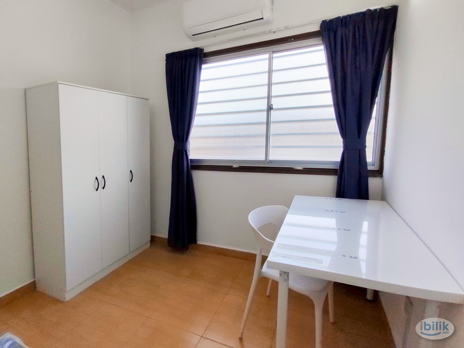 ❗ FULLY FURNSIHED ROOM WITH AC AT TAMAN CONNAUGHT LANDED HOUSE - Image 3