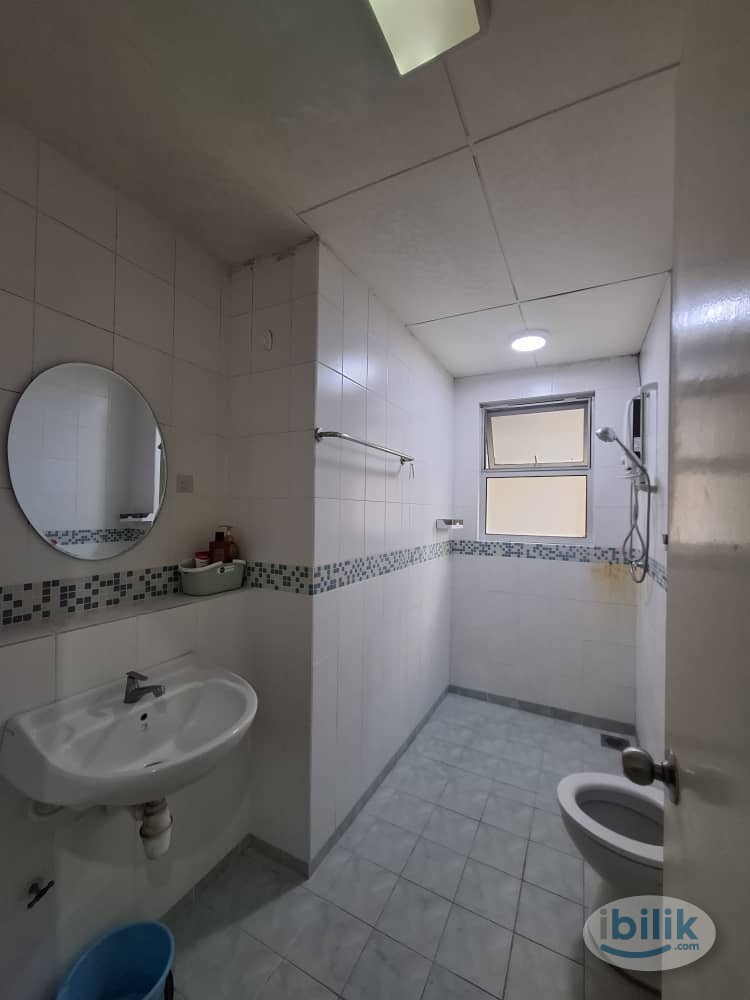 Seri Maya Middle Room Muslim Lady's unit for rent, walking distance to LRT Setiawangsa, few stations to KLCC, KL Sen - Image 3