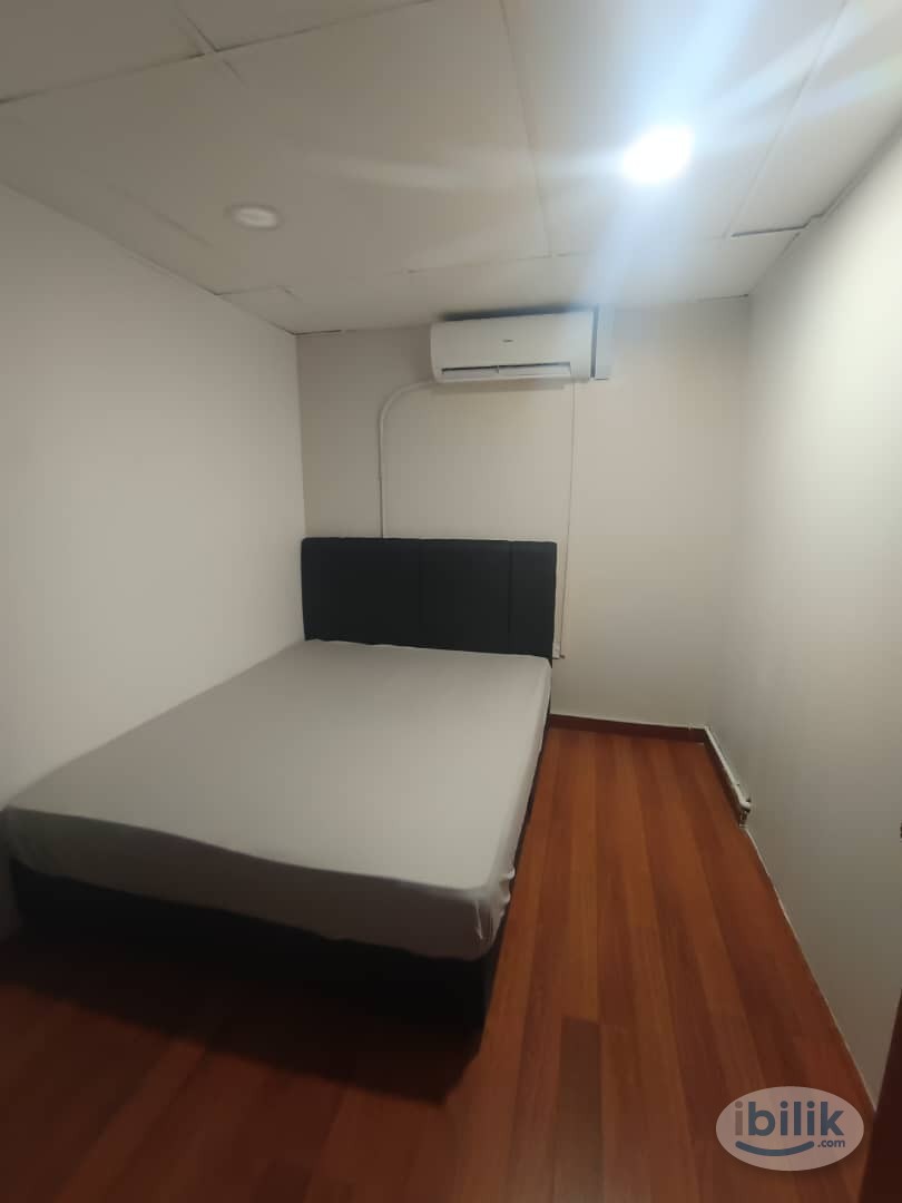 🔥💯SINGLE ROOM🔥💯 5 MIN WALK TO CIQ🔥💯GROCERY SHOP AND RESTAURANT NEARBY🔥💯LAUNDRY AREA PROVIDED🔥💯 - Image 1