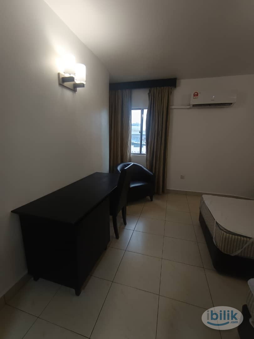 🔥💯MASTER BEDROOM💯PRIVATE BATHROOM🔥💯 5 MIN WALK TO CIQ🔥💯GROCERY SHOP AND RESTAURANT NEARBY🔥💯LAUNDRY AREA PROVIDED🔥💯 - Image 1