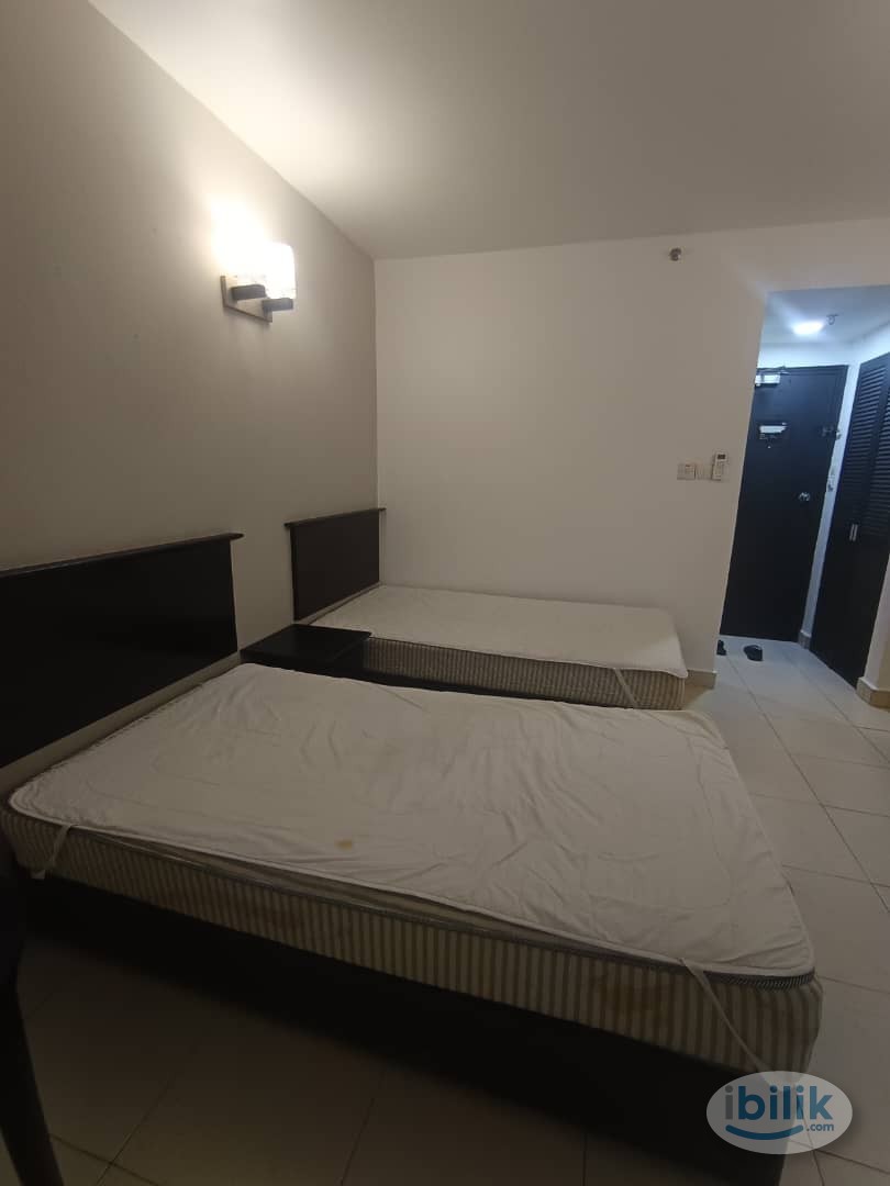🔥💯MASTER BEDROOM💯PRIVATE BATHROOM🔥💯 5 MIN WALK TO CIQ🔥💯GROCERY SHOP AND RESTAURANT NEARBY🔥💯LAUNDRY AREA PROVIDED🔥💯 - Image 3