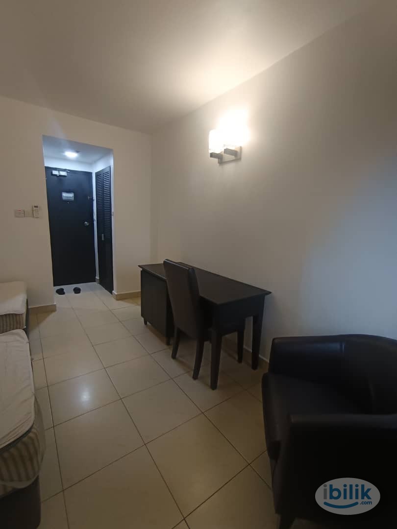 🔥💯MASTER BEDROOM💯PRIVATE BATHROOM🔥💯 5 MIN WALK TO CIQ🔥💯GROCERY SHOP AND RESTAURANT NEARBY🔥💯LAUNDRY AREA PROVIDED🔥💯 - Image 4