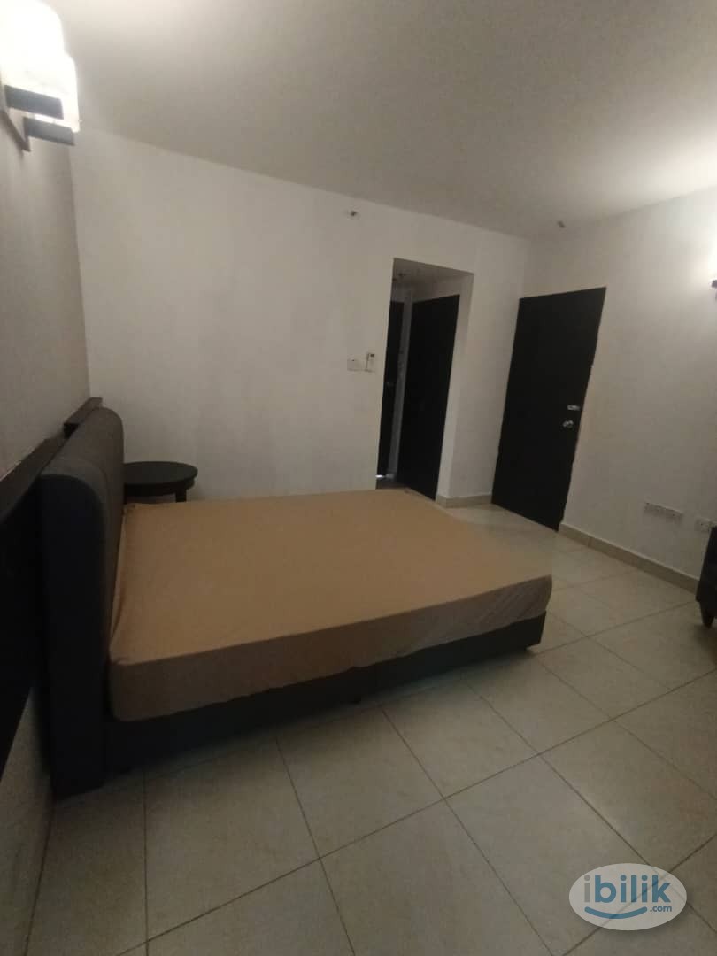 🔥💯MASTER BEDROOM🔥💯 PRIVATE TOILET🔥💯5 MIN WALK TO CIQ🔥💯GROCERY SHOP AND RESTAURANT NEARBY🔥💯LAUNDRY AREA PROVIDED🔥💯 - Image 3