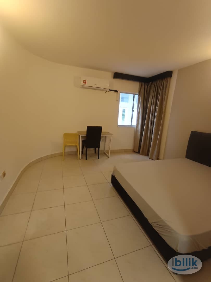 🔥💯MASTER BEDROOM🔥💯PRIVATE TOILET🔥💯5 MIN WALK TO CIQ🔥💯GROCERY SHOP AND RESTAURANT NEARBY🔥💯LAUNDRY AREA PROVIDED🔥💯 - Image 5