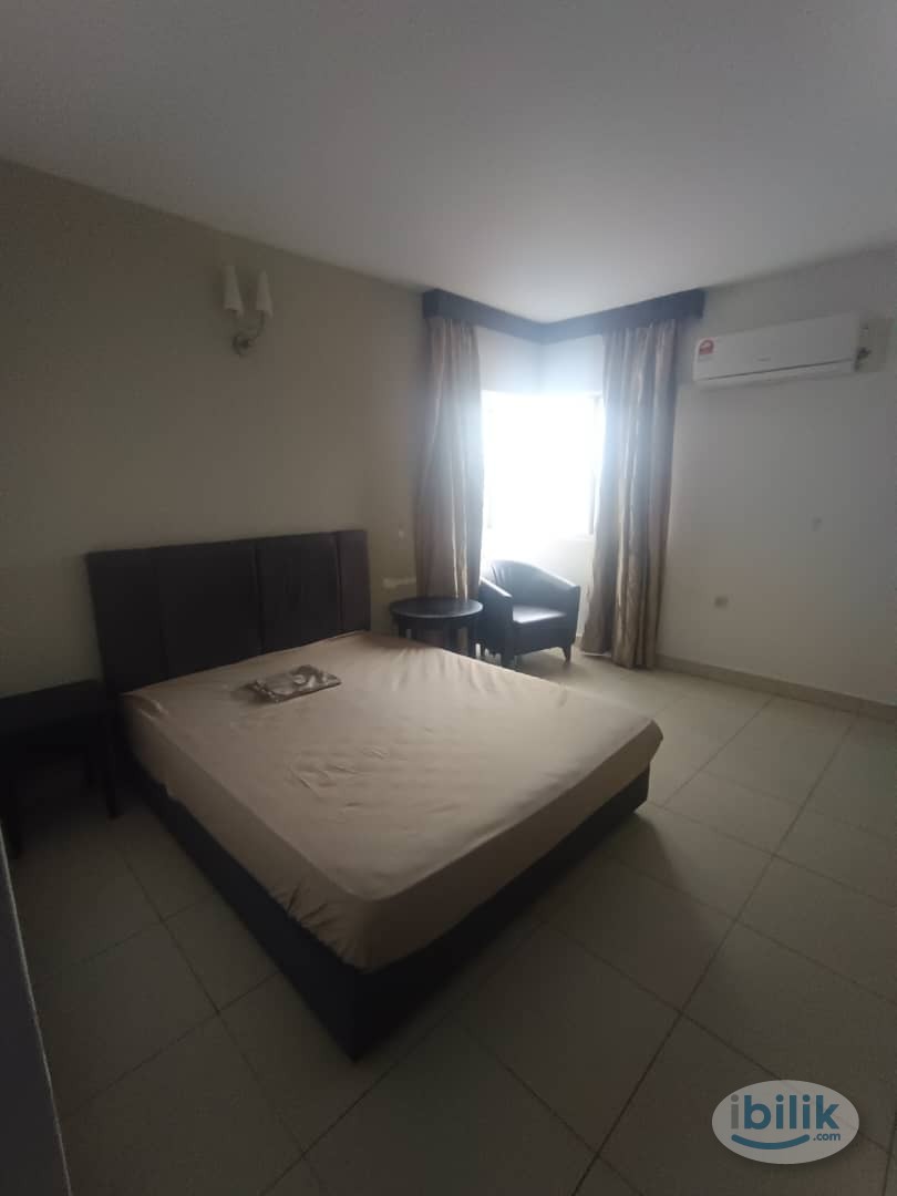 🔥💯MASTER BEDROOM🔥💯PRIVATE TOILET🔥💯 5 MIN WALK TO CIQ🔥💯GROCERY SHOP AND RESTAURANT NEARBY🔥💯LAUNDRY AREA PROVIDED🔥💯 - Image 4