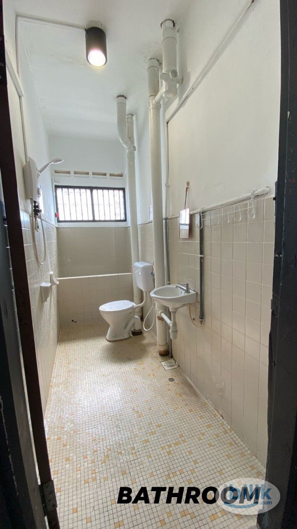 🔥💯SINGLE BEDROOM WITH AIRCOND🔥💯7 MIN WALK TO CIQ🔥💯GROCERY SHOP AND RESTAURANTS NEARBY🔥💯LAUNDRY AREA PROVIDED🔥💯 - Image 4
