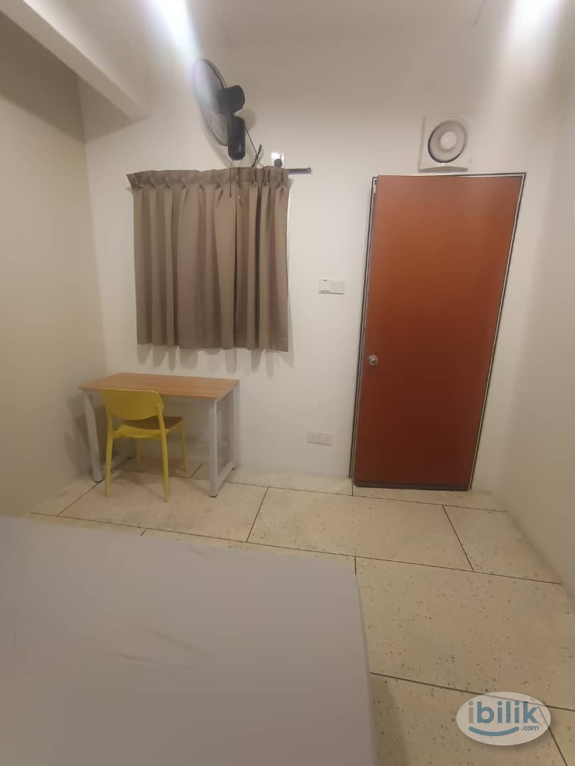 🔥💯SINGLE BEDROOM WITH AIRCOND🔥💯7 MIN WALK TO CIQ🔥💯GROCERY SHOP AND RESTAURANT NEARBY🔥💯LAUNDRY AREA PROVIDED🔥💯 - Image 2